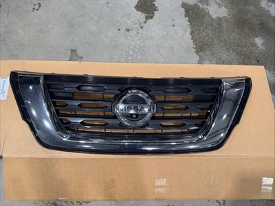 GRADE DIANTEIRA NISSAN PATHFINDER 2019 (GUIA QUEBRADA) - Imagem 1 de 4