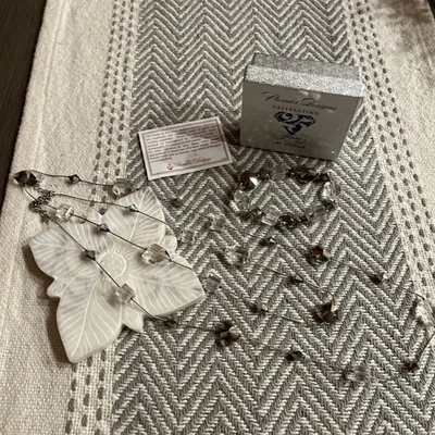 Premier Design Conjunto Collar y Pulsera Celebrando 25 Años por Diseño Nuevo Foto 1 de 4