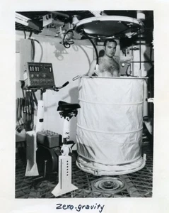 USA NASA Skylab Space Station Zero Gravity Shower Old Photo 1973 - Picture 1 of 3