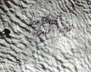 JOE KITTINGER SIGNED 8x10 PHOTO + INSCRIPTION WORLD RECORD SKYDIVE BECKETT BAS - Picture 1 of 2