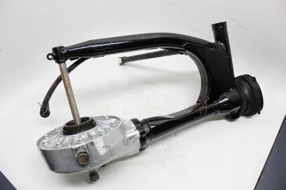 Suzuki GS850G 1981 basculante trasero con eje de transmisión final Foto 1 de 4