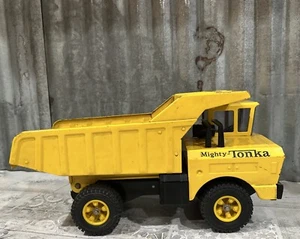 Vintage 1960's Mighty TONKA Black Label YELLOW DUMP TRUCK No.2900, EX+ - Picture 1 of 12
