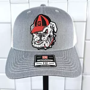 Bulldogs Richardson 112 Truckermütze mit gesticktem Retro Hundeaufnäher - Go Dawgs! - Bild 1 von 6