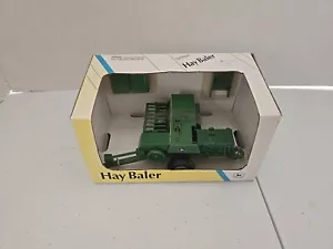Vtg 1993 Ertl 1:32 Scale John Deere 338 Hay Baler w/4 Bales, #5639 In Orig Box - Picture 1 of 11