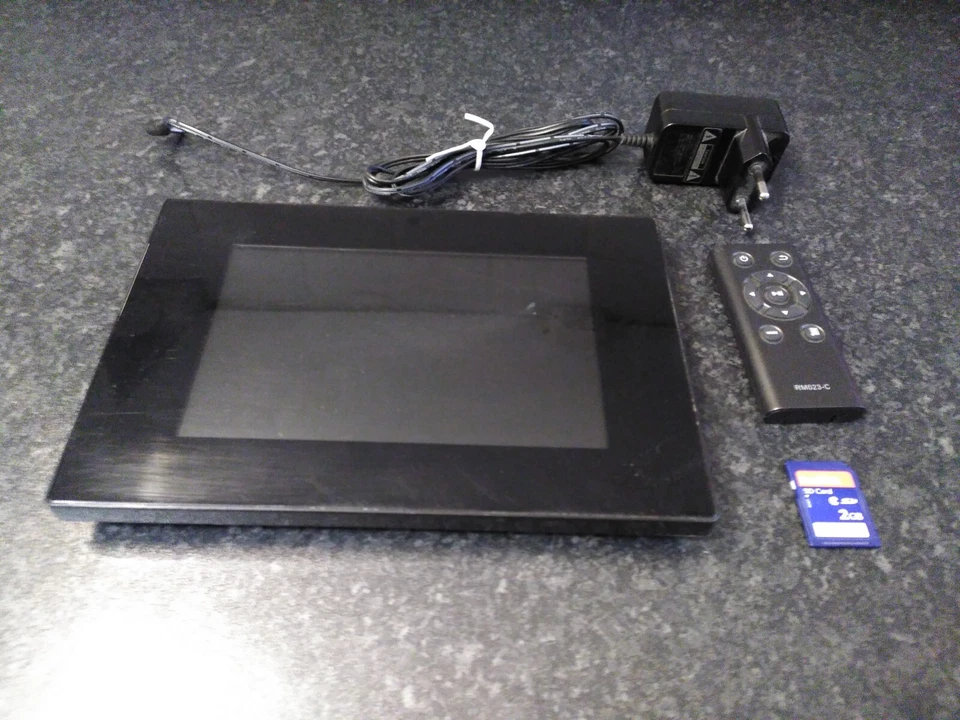 Dikom DPF-GM070 Digital Photo Frame - Image 1 of 4