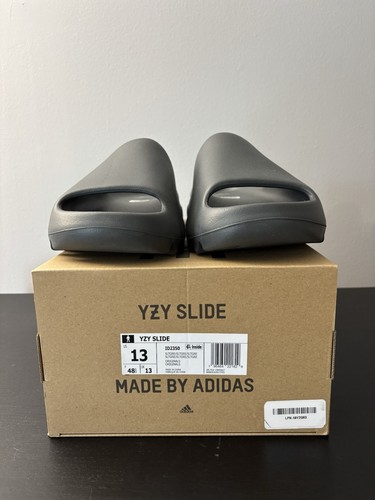 Sandali slip on Adidas Yeezy Slide taglia 13 grigio ardesia ID2350 YZY 100% autentici