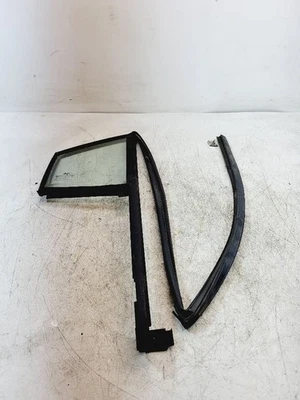 2007 2008 年 HYUNDAI ACCENT 后门通风玻璃原始设备制造商 83427-1E000 — 第 1/4 张图片