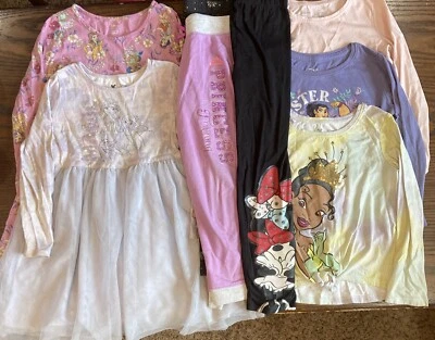 Lote enorme de roupas femininas tamanho 5 outono inverno princesas Disney vestidos calças tops - Imagem 1 de 4