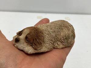 Estatuilla de perro cachorro dormido Sandicast 1986 vintage firmada por Sandra Brue - Imagen 1 de 7