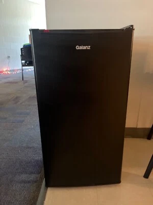 Galanz 93 L Mini Refrigerator - Black (GLR33MBKE23) - Image 1 of 3