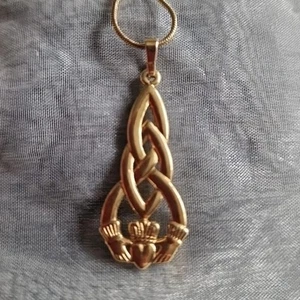 Vintage Gold SOL D'OR MIRACLE extended Claddagh 4cm Pendant Necklace 48cm Chain - Picture 1 of 6