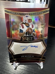 2024 Select Joe Milton III Rookie Signatures RC Maroon Prizm Auto /75 - Bild 1 von 2