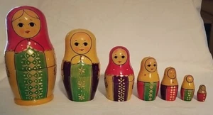 Vintage russisches handbemaltes 7-teiliges Set Matroschka verschachtelte Puppen aus Holz 5,5 Zoll Gold - Bild 1 von 24