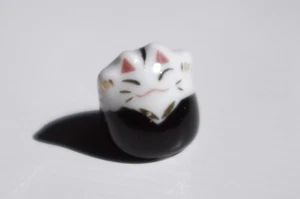 Mini maneki neko portafortuna NO DIAVOLO Dipinti a MANO! Original Giappone JAPAN - Foto 1 di 5