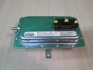CLEVELAND CONTROLS DFS-221-112-395 Air Sensing Switch, Fixed - Picture 1 of 6