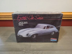 Vintage 1989 Monogram Exotic Car Series Jaguar XKE 1:24 Scale Model Kit SEALED - Picture 1 of 16