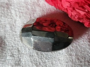 Gros bouton ancien en verre argenté facette ovale pied métal 1,7 sur 2,7 cm D15B - Picture 1 of 3