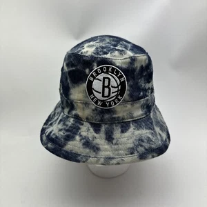 Cappello uomo Mitchell & Ness blu Brooklyn Nets NBA surf mimetico secchiello taglia small/large - Foto 1 di 4