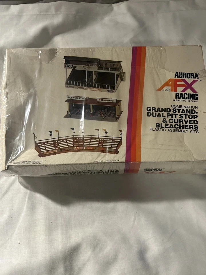 Aurora AFX Grand Stand And Dual Pit Stop ( Box Only) - Image 1 of 2