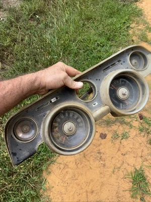Cuadro de panel de calibre de tablero original Ford Mustang 1967-1968 sin probar Foto 1 de 4