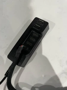 Contrôleur Hub USB interne NZXT - étend 5 ports USB 2.0 - Connexion Molex - Photo 1/2
