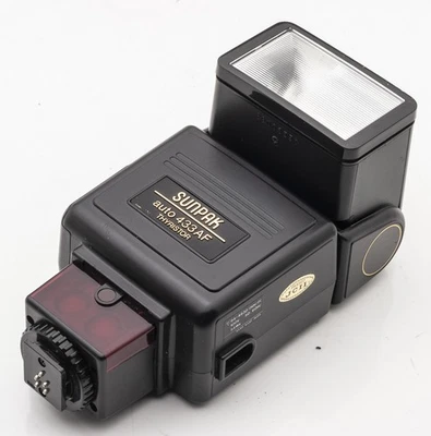 Sunpak Auto 433AF Thyristor Canon EOS Analog Cameras - Image 1 of 4