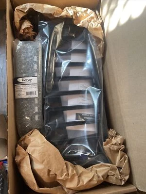 APC AR8606 Horizontal Cable Manager Rack Mount 2U w/ Cover - Image 1 of 2