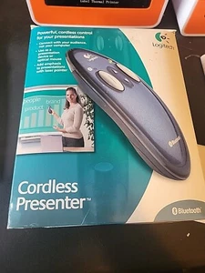Logitech Cordless  Presenter Bluetooth For Office School With Case 966167-0403 - Picture 1 of 4