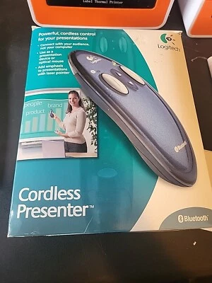Logitech Cordless  Presenter Bluetooth For Office School With Case 966167-0403 - Image 1 of 4