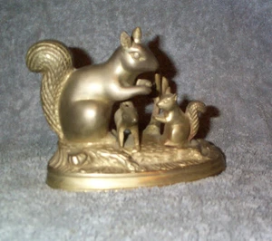 Solid Brass Squirrel Family Scene,Mother 2 Babies, Figural Sculpture or ? 2+ lbs - Picture 1 of 9