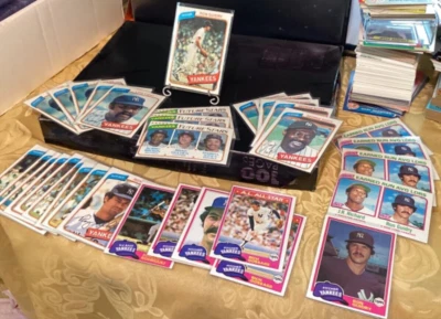 Lote De Colección De 33 Cartas De Los Yankees De Nueva York 1980-1981 Topps Guidry, Gossage, Tiant Foto 1 de 4