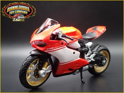 DUCATI 1099 SUPERLEGGERA BIKE MOTORCYCLE  1/18 SCALE DIORAMA DIECAST MODEL BIKE - Image 1 of 4