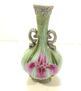 Antique Meiji Period Green Japanese Vase w/ Pink Moriage Iris Flowers - Picture 1 of 9