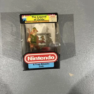 Rare Vintage 1988 Legend of Zelda A TRAP ATTACKS LINK NINTENDO TROPHY FIGURE - Picture 1 of 4