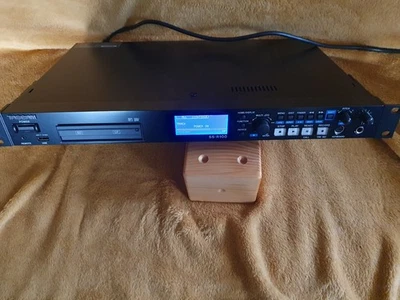 TASCAM SS-R100 Solid-State-Stereorecorder , SPDIF I/O, Pitch-Control - Bild 1 von 4