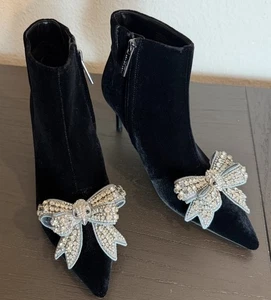 Kurt Geiger Size 6.5 / 36.5 Belgravia Black Velvet Rhinestone Bow Heel Boots - Picture 1 of 19