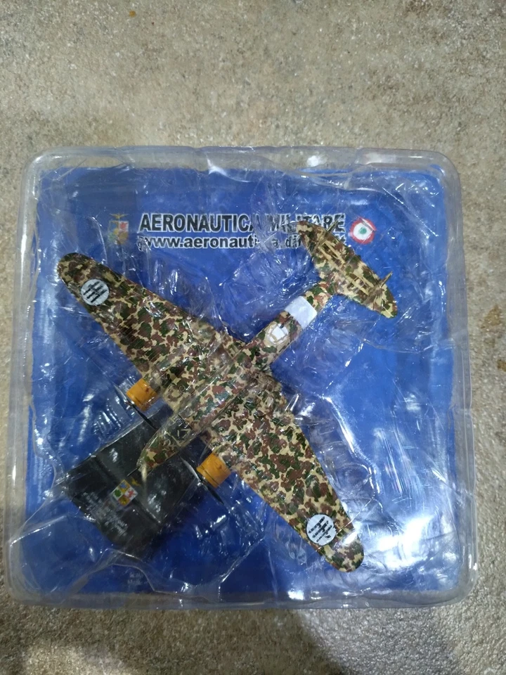 Italeri 1/144 Aerei Regia Aeronautica Militare Italiana Fiat BR20 Cicogna BR 20 - Immagine 1 di 1