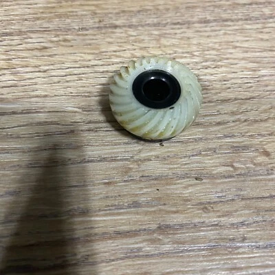 Singer 6268 Sewing Machine Replacement OEM Part Gear - Image 1 of 2