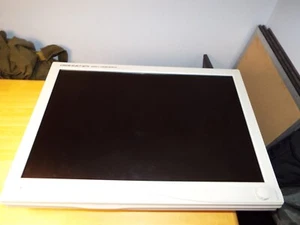 Stryker Vision Elect HDTV Surgical Viewing Monitor 240-030-960 ohne Netzkabel - Bild 1 von 8