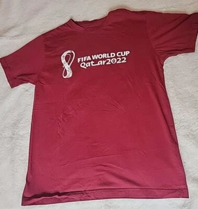 QATAR WORLD CUP 2022, T-SHIRT MANICA CORTA ROSSO MARRONE media - Foto 1 di 8