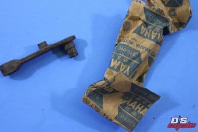 NOS Yamaha Shifter Bracket 1974-1975 YZ250 YZ360 YZ360A YZ250A 431-18128-00 - Image 1 of 4