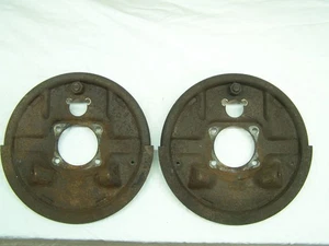 Juego de placas de respaldo de brazo trasero Corvette 1963-1964 L&R buen estado - Imagen 1 de 7