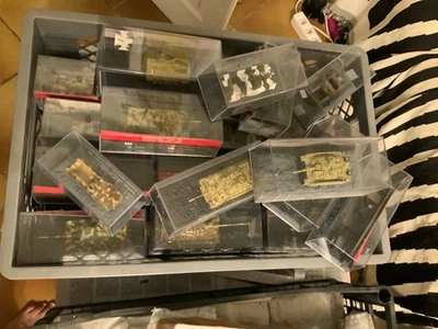 lot est énorme de maquettes véhicules militaires, 2e guerre mondiale, 1/72 - Photo 1/3