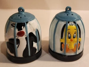 VTG 90s Looney Tunes Tweety Bird And Sylvester The Cat Salt And Pepper Shakers - Picture 1 of 6