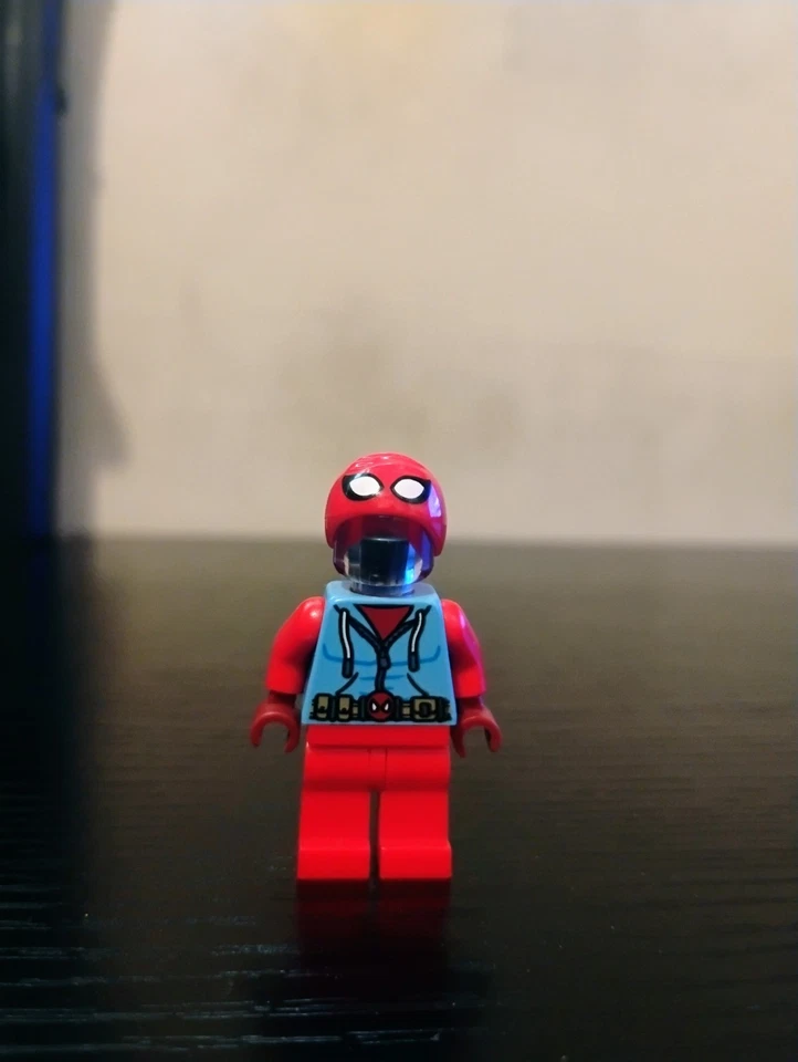 LEGO Peter Parker Minifigura Ataque a la Guarida de Araña 76175 ~ Capucha de Spider-Man Foto 1 de 4