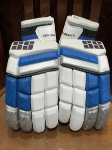 Cricket Batting Gloves High Quality For Professionals - Picture 1 of 8