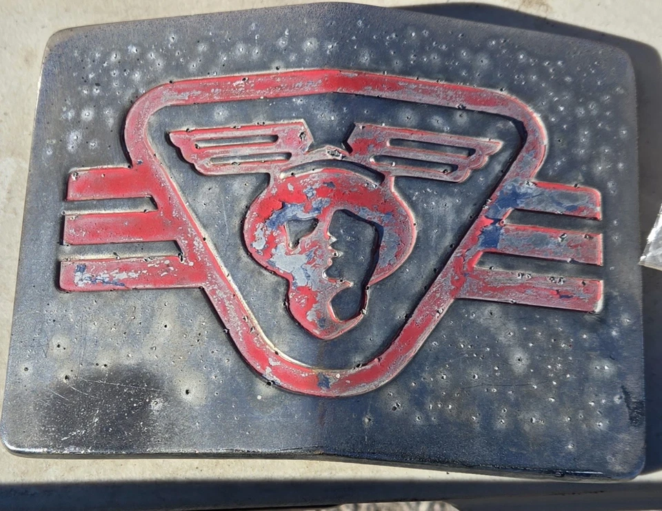 1949 Ford Mercury грузовик решетка радиатора эмблема, крылатый Mercury голова орнамент - Изображение 1 из 4