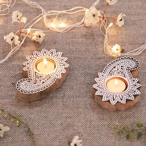 Wooden Tea Light Candle Holder - Paisley Shape Indian Festival Decor Wax Diya - Imagen 1 de 6