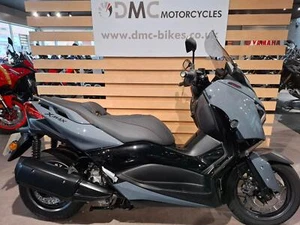 Yamaha X-Max 300 Tech Max 2022 only 2505 Miles - Picture 1 of 19
