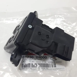 OEM Genuine Rear Tail Gate Lock Latch 812301H000 for 2009-2012 KIA Sorento Soul - Imagen 1 de 2